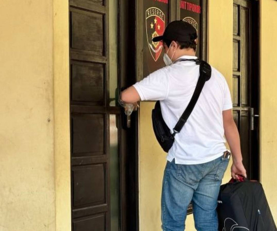 OTT KPK di Kalsel: Ada Koper Diamankan Penyidik ke Polres Banjarbaru - kumparan.com