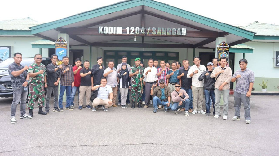 Pererat Silaturahmi, Dandim Sanggau Tatap Muka dengan Wartawan - kumparan.com