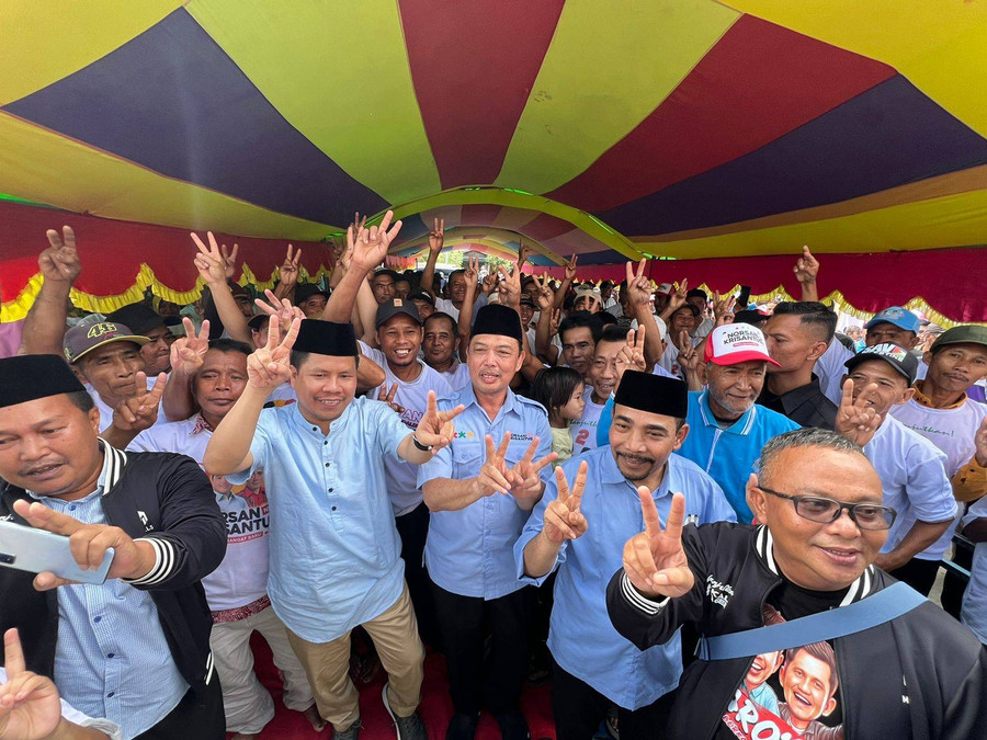 Warga Sengawang Sambas Siap Menangkan Ria Norsan-Krisantus - kumparan.com