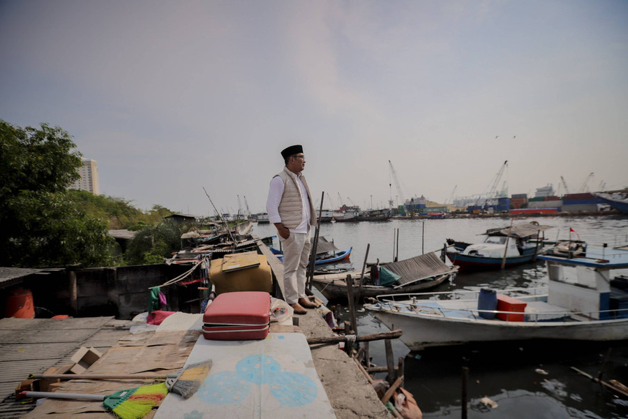 Foto: RK Blusukan di Jakut, Ziarah ke Makan Luar Batang, Sapa Warga - kumparan.com