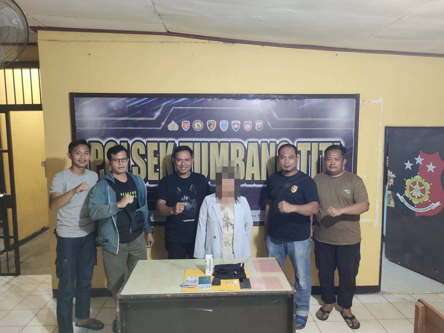 Emak-emak di Tumbang Titi Simpan 12 Klip Sabu di Rumah - kumparan.com