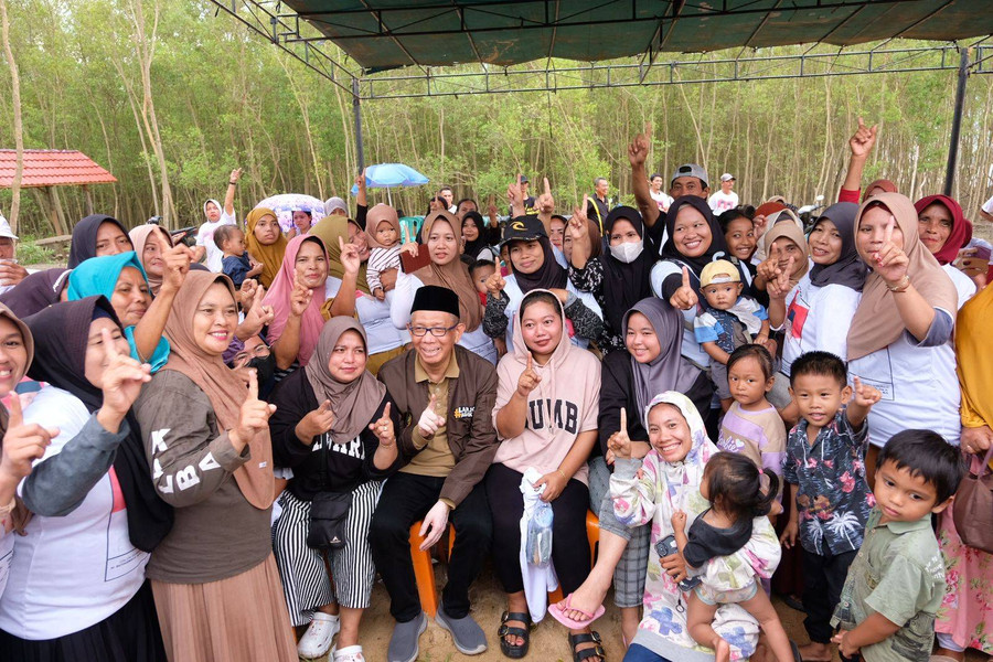 Warga Karimunting Siap Berjuang Bersama Midji-Didi dan Darwis-Rizal - kumparan.com
