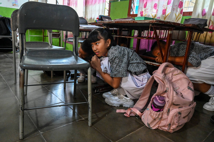 Foto: 3.565 Pelajar di Aceh Ikuti Simulasi Evakuasi Mandiri Tsunami - kumparan.com