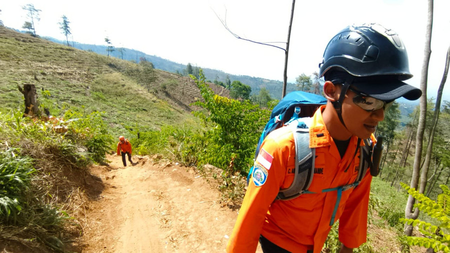 Hari Kedua Pencarian Pendaki Hilang di Gunung Wilis, 32 Personel SAR Dikerahkan - kumparan.com