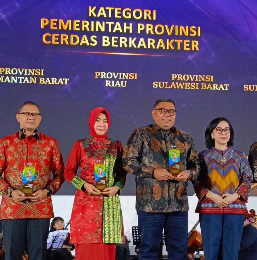 Bikin Bangga, Kalbar Dianugerahi Sebagai Pemerintah Provinsi Cerdas Berkarakter - kumparan.com