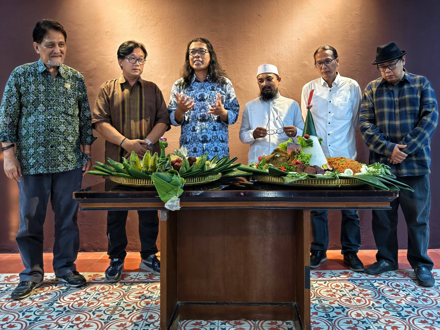 39 Seniman Hidupkan Sisi Lain Kemanusiaan Diponegoro Lewat Lukisan - kumparan.com