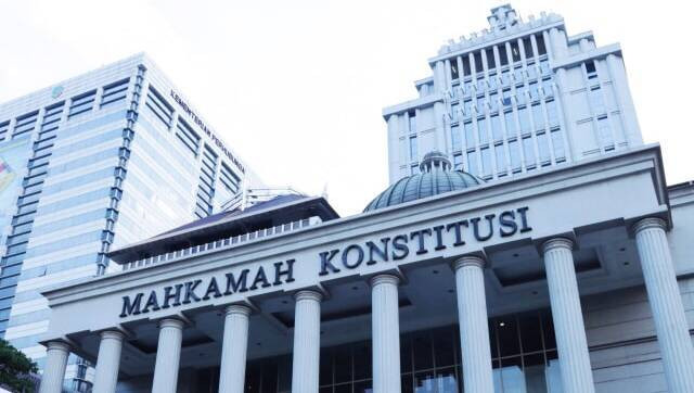 11 Mahasiswa UII Gugat UU Pilkada ke MK, Minta Mahasiswa Rantau Bisa Nyoblos - kumparan.com
