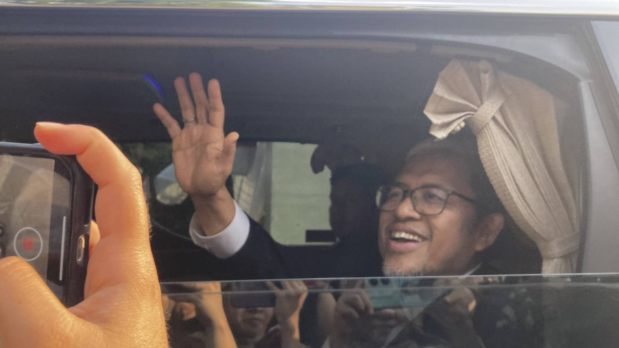Aher Sebut Ketum Parpol KIM Tak Bahas soal PDIP dengan Prabowo di Kemhan - kumparan.com