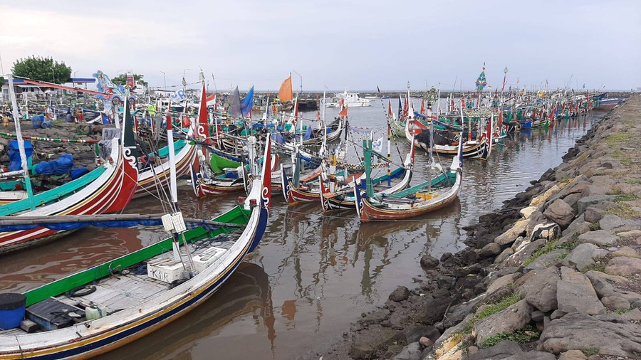 Situbondo Jatim Paceklik Ikan, Nelayan Jadi Kuli Bangunan - kumparan.com