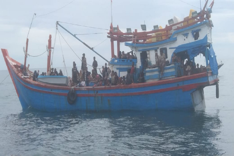 Kapal Angkut Pengungsi Rohingya Terombang-ambing di Perairan Aceh - kumparan.com