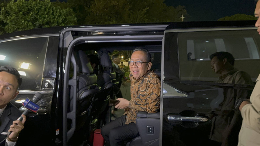 Pratikno: Kapolri dan Panglima TNI Diperintah Prabowo Antar Jokowi ke Solo - kumparan.com
