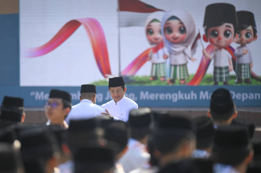 Foto: Peringatan Hari Santri Nasional 2024 di Berbagai Daerah - kumparan.com