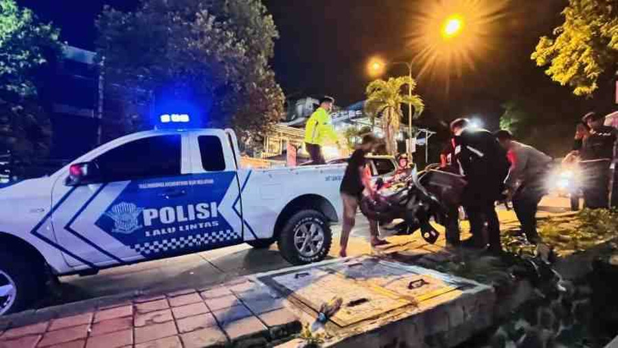 Truk di Bogor Tabrak Pemotor Perempuan hingga Tewas - kumparan.com