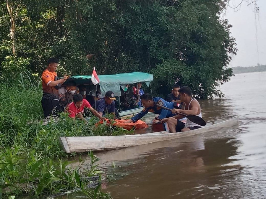 1 Korban Perahu Speed Terbalik di Sungai Kapuas Ditemukan Meninggal - kumparan.com