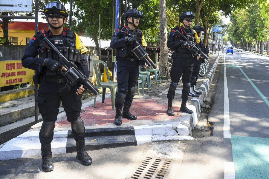 Pembekalan Menteri di Akmil: TNI-Polri Berjaga di Sepanjang Jalan Gatot Soebroto - kumparan.com