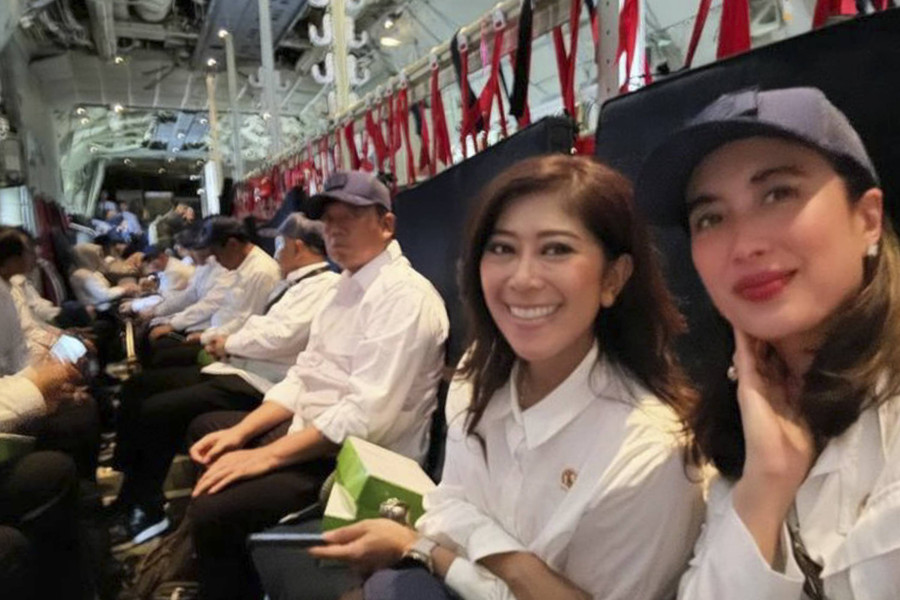 Menteri Prabowo Bagikan Momen Naik Hercules, Siap Terbang ke Akmil