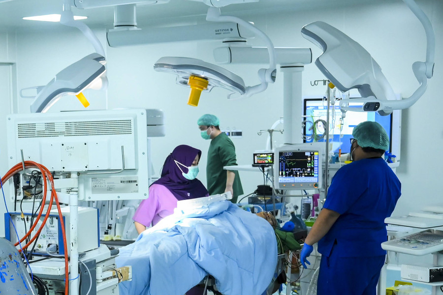 Foto: Dokter di RSCM Pakai Robot untuk Operasi Hati Pasien - kumparan.com