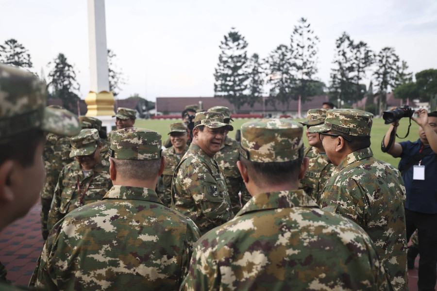Sudah Punya 4 Ajudan, Prabowo Tetap Didampingi Mayor Teddy di Akmil - kumparan.com