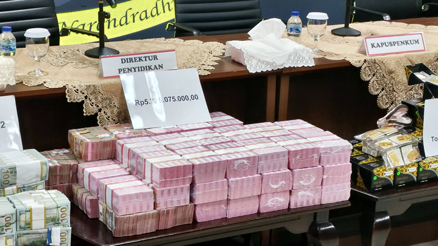 Pengacara Ronald Tannur Coba Suap 3 Hakim Agung Rp 5 Miliar Via Eks Pejabat MA - kumparan.com