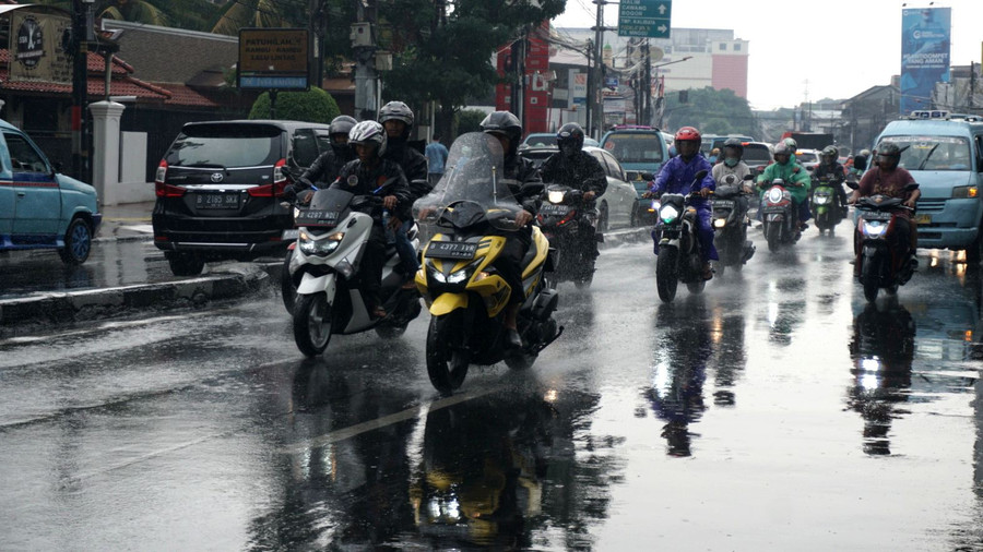 Teknik Pengereman Motor Tanpa ABS di Kala Hujan - kumparan.com