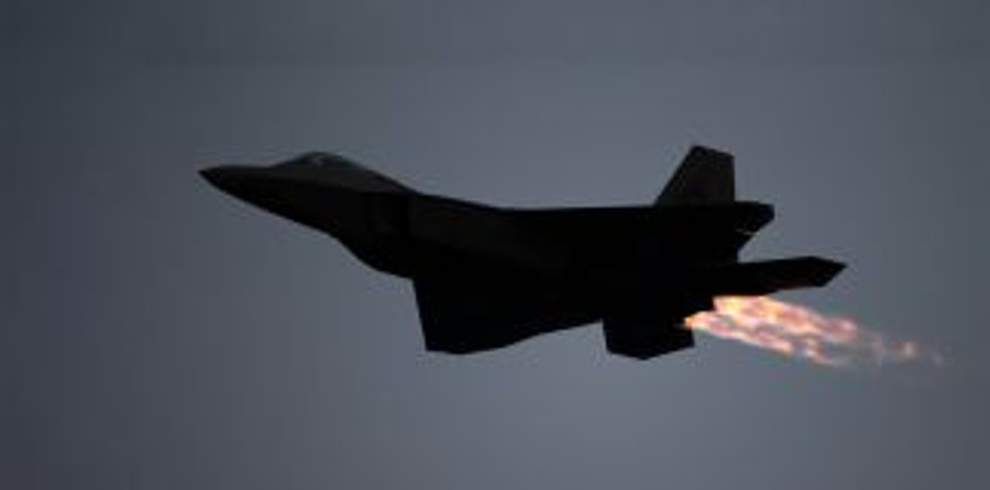 Potret UFO Aneh Mirip Tapal Kuda Bocor, Objek Sukses Ditembak Jatuh Jet F-22 AS - kumparan.com