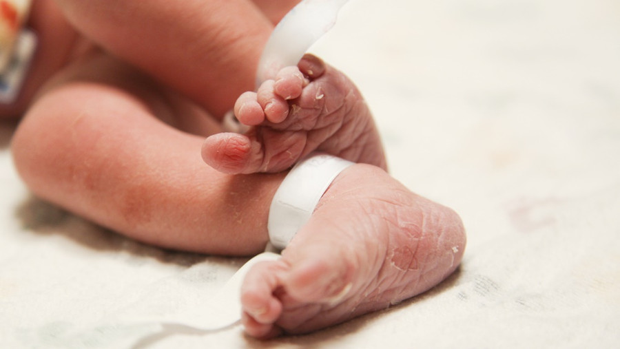 Warga Temukan Mayat Janin Terlilit Ari-ari di Pinggir Kali Cengkareng, Jakbar - kumparan.com