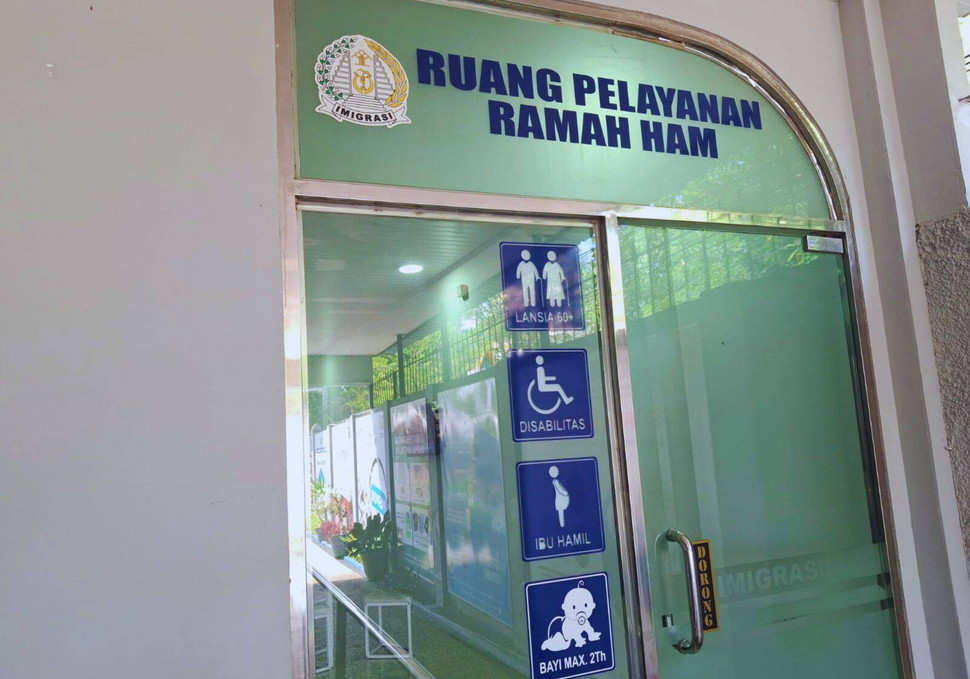 paspor layanan ramah HAM