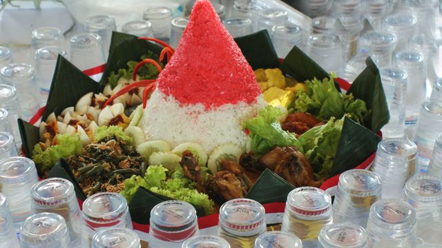 Resep Tumpeng Merah Putih, Menu Spesial untuk Rayakan 17 Agustus | kumparan.com