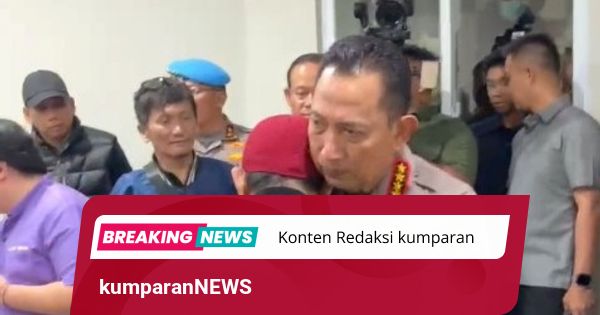 Kapolri ke RSCM, Peluk Keluarga Ojol yang Tewas Dilindas Rantis
