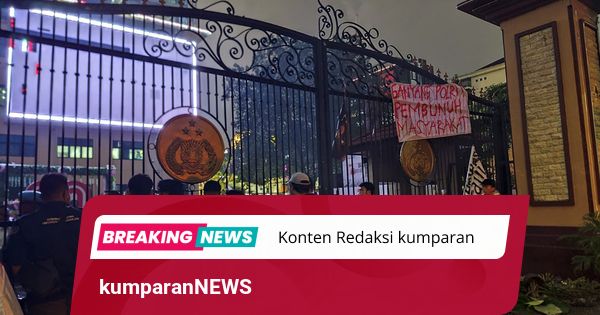 Suasana Terkini di Mabes Polri, Pedemo Masih Bertahan