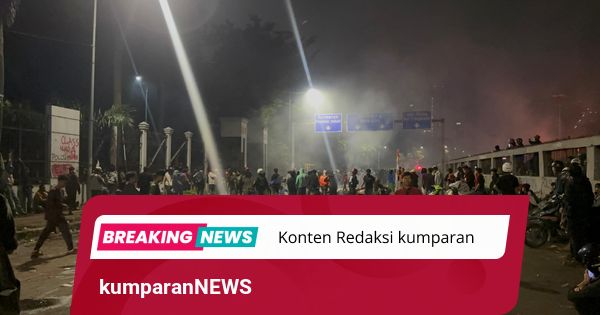 Pukul 4 Pagi, Massa di DPR Berangsur Sepi, Sebagian Masih Ribut dengan Polisi