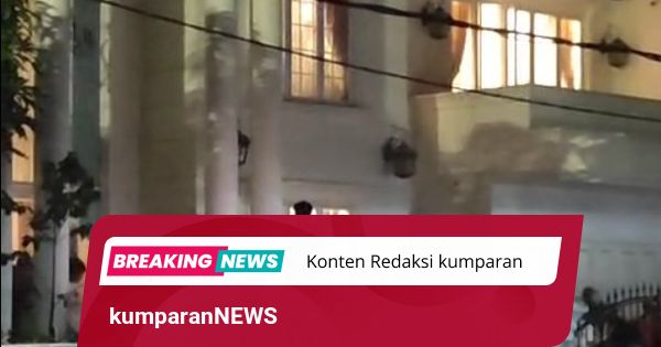 Rumah Uya Kuya Didatangi Massa