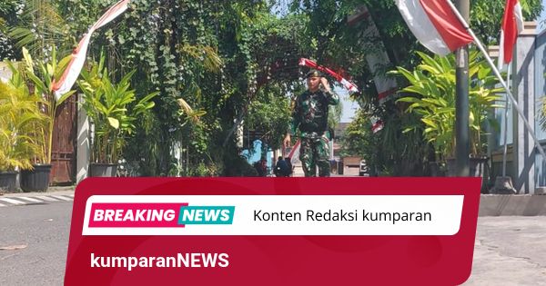 TNI dan Polisi Berjaga di Jalan Masuk Rumah Jokowi di Solo