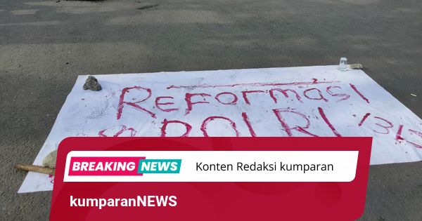 Mahasiswa di Makassar Demo Tuntut Reformasi Polri, Bakar Ban di Tengah Jalan