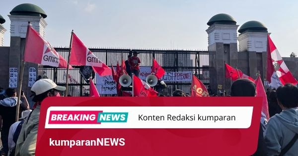 Massa GMNI, HMI, dan BEM Nusantara Mulai Padati Gedung DPR