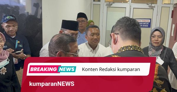 Pramono Besuk Korban Ledakan SMAN 72 di RS Islam Cempaka Putih