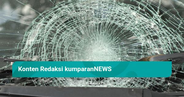 Kecelakaan Staf Pemda Aceh di Medan: Mobil Toyota Innova Terbalik di Persimpangan