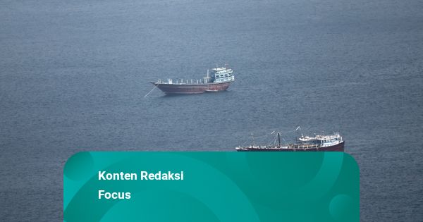 Konten YouTube: Rekaman Video Penampakan Kapal-kapal Terhenti di Selat Hormuz