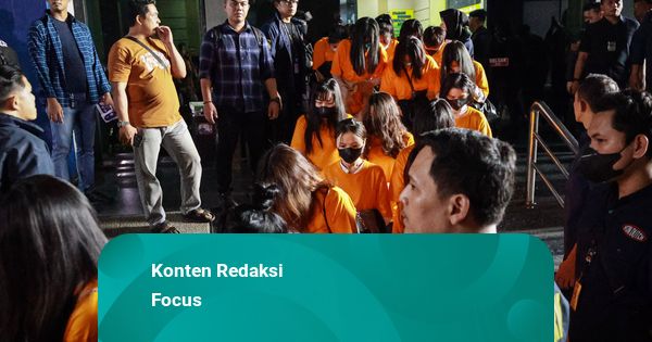 Konten YouTube: Berbaju Oranye, Ratusan WNA Sindikat Judol Digiring ke Imigrasi