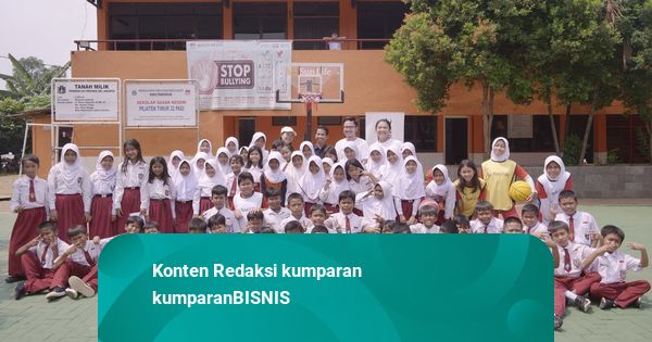 30 Tahun di RI, Sun Life Donasikan Peralatan Basket ke 30 Sekolah