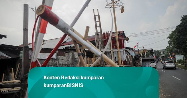 Foto: Geliat Penjualan Batang Pinang untuk Lomba HUT ke-80 RI