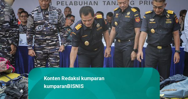 Bea Cukai & TNI AL Gagalkan Penyelundupan Pakaian Bekas di Tanjung Priok