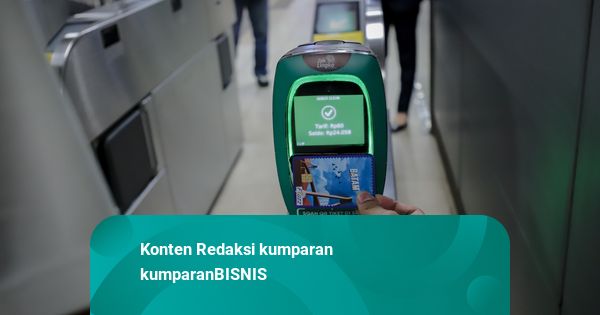 Foto: Peringati HUT ke-80 RI, Naik MRT, LRT dan Transjakarta Cukup Bayar Rp 80