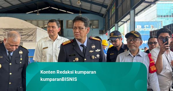 Populer: Purbaya Mau Rekrut 300 Lulusan SMA; OJK soal Penerapan Free Float 10%