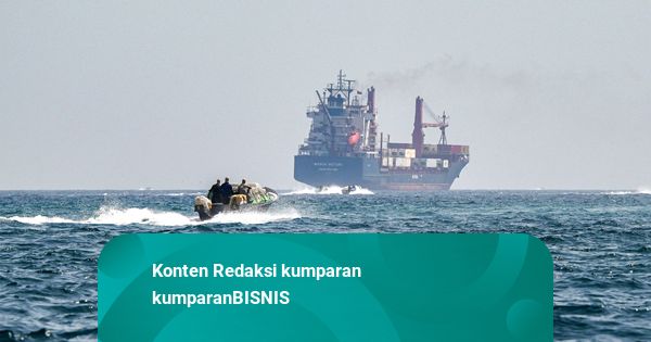 Nyaris Tak Ada Lalu Lintas Kapal di Selat Hormuz Imbas Blokade Iran maupun AS