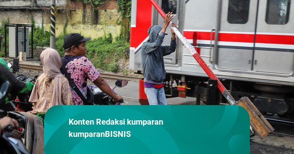Tak Cukup Proyek DDT, Perlintasan Sebidang-Sistem Sinyal Kereta Perlu Dibenahi