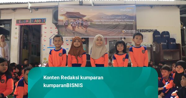 Bank Mandiri Bagikan Ribuan Paket Buku Melalui Program Mandiri Peduli Sekolah