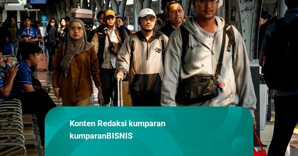 KAI Catat 1.215.456 Tiket Terjual selama Long Weekend Hari Lahir Pancasila