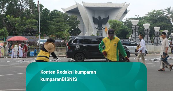 Populer: Kemnaker Batasi Outsourcing; PLN Ungkap Masalah Listrik Jawa