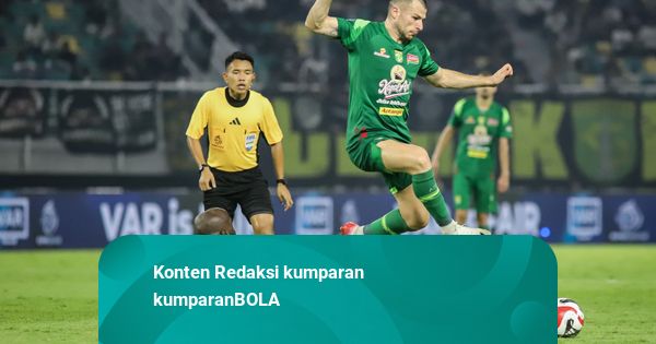 Foto: Persebaya Kalahkan Persis Solo, Putus Tren Buruk di Super League